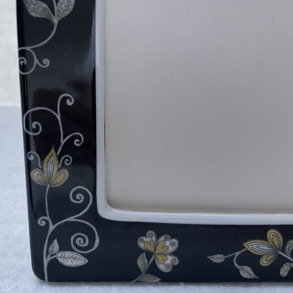 Vera Bradley Picture Frame Ceamic Bird of Paradise Black White Floral 4 x 6 - Picture 4 of 12